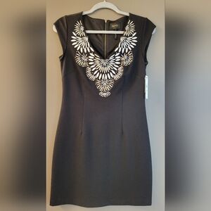 Laundry by Shelli Segal Black Dress w/Embroidered V-Neckline (Size 4)